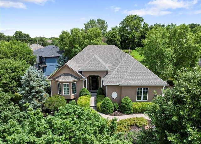 Property at 22912 W 47th Ter, Shawnee, KS 66226, 3 beds, 2.5 baths