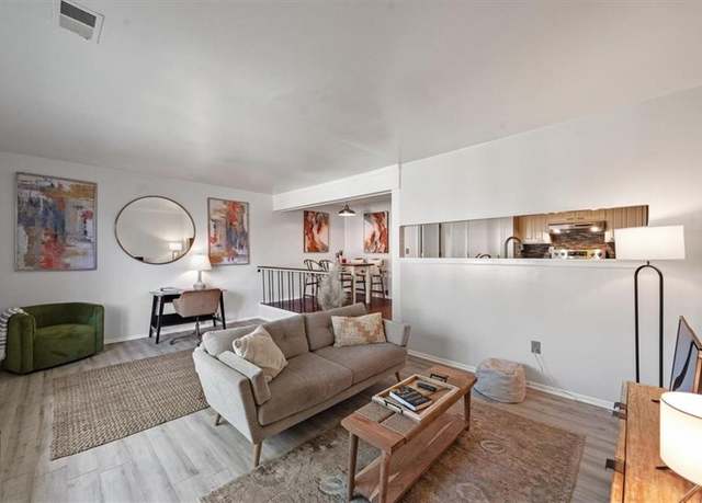 Property at 470 W 104th St Unit C, Kansas City, MO 64114, 1 bed, 1 bath