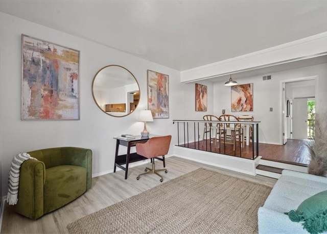 Property at 470 W 104th St Unit C, Kansas City, MO 64114, 1 bed, 1 bath