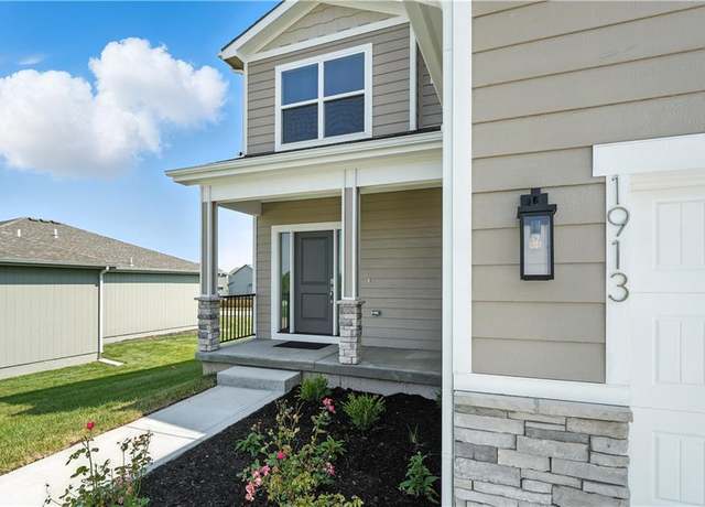 Property at 1913 SW Hightown Dr, Lee's Summit, MO 64082, 4 beds, 2.5 baths