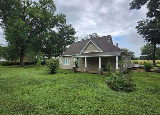 Property at 305 S Vine St, KS 66760, 3 beds, 2 baths