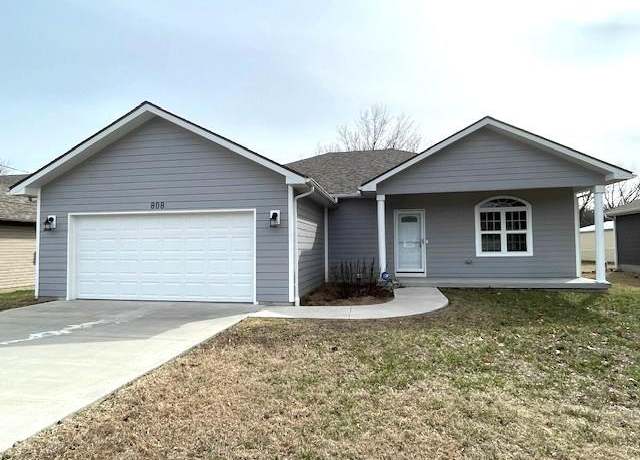 Property at 808 E 31st St, Pittsburg, KS 66762, 3 beds, 2 baths