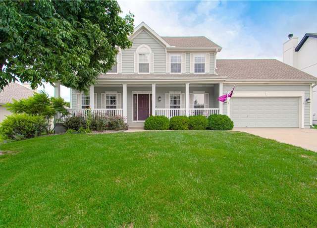 Property at 1030 Maple Woods Dr, Liberty, MO 64068, 4 beds, 2.5 baths
