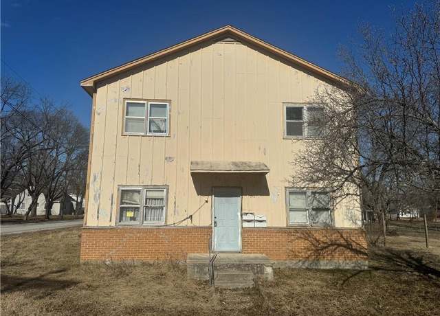Property at 212 W Mill St, Butler, MO 64730, 4 beds