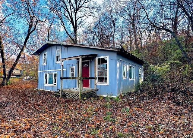 Property at 8401 E Lake View Dr, Freeman, MO 64746, 2 beds, 1 bath