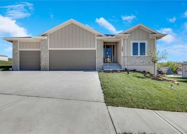 Property at 1202 Morgan Dr, Pleasant Hill, MO 64080, 4 beds, 3 baths