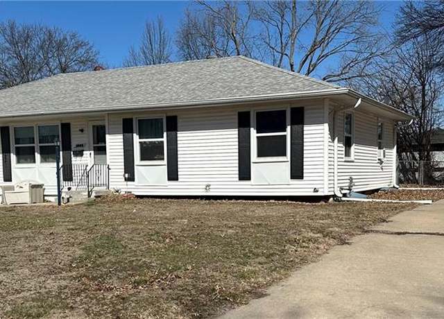 Property at 2002 Quail St, Harrisonville, MO 64701, 3 beds, 2.5 baths