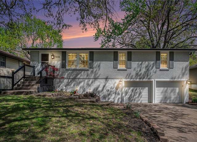 Property at 508 NW 88th St, Kansas City, MO 64155, 3 beds, 2.5 baths