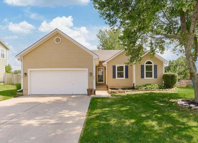 Property at 321 W Mockingbird St, Gardner, KS 66030, 4 beds, 3 baths