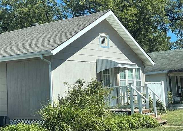 Property at 9118 E Wilson Rd, Independence, MO 64053, 2 beds, 1 bath