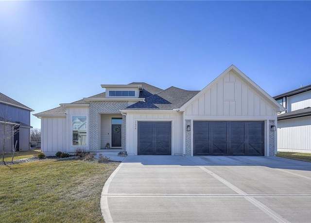 Property at 17916 Manor St, Overland Park, KS 66085, 5 beds, 4 baths