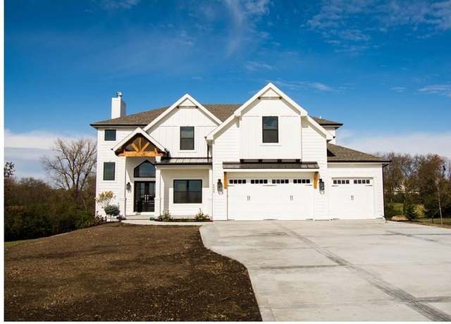 Property at 1020 NW 95th Ter, Kansas City, MO 64155, 4 beds, 3.5 baths