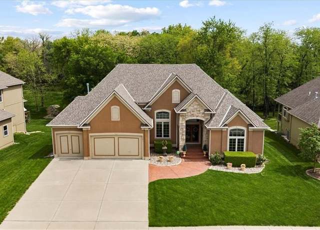 Property at 5401 NW 78th St, Kansas City, MO 64151, 3 beds, 3.5 baths
