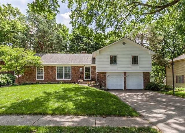 Property at 5625 W 97th Ter, Overland Park, KS 66207, 3 beds, 3 baths