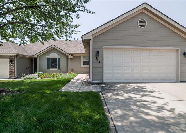 Property at 613 NE 101st St, Kansas City, MO 64155, 2 beds, 3 baths