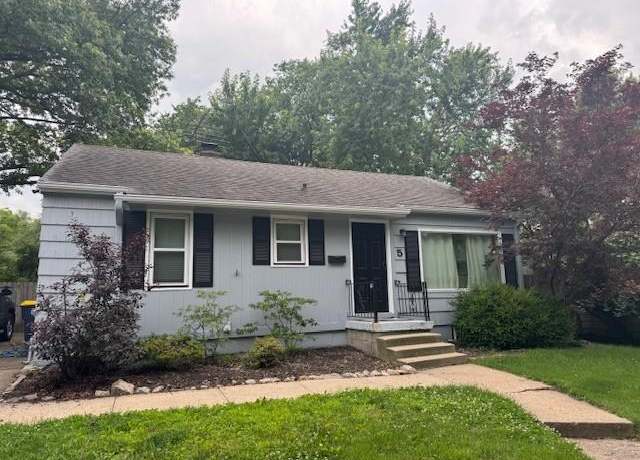 Property at 5 W 90th St, Kansas City, MO 64114, 3 beds, 2 baths