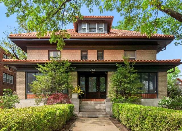 Property at 710 E Armour Blvd, Kansas City, MO 64109, 4 beds, 3.5 baths