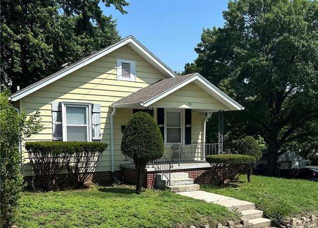 Property at 637 N 14th St, St Joseph, MO 64501, 2 beds, 1 bath