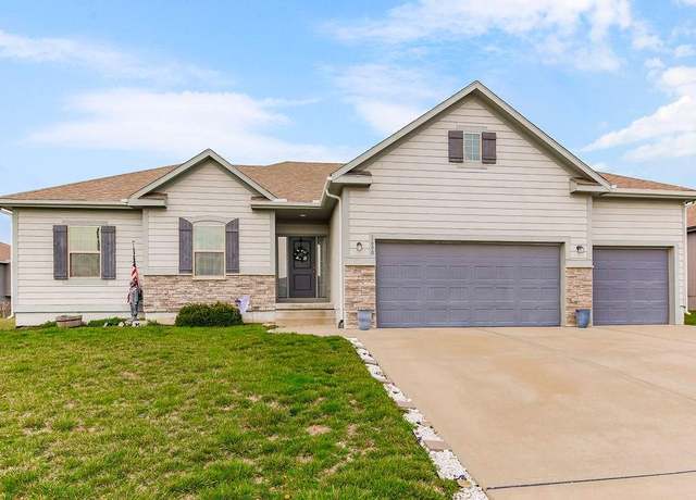 Property at 1600 Shane Ln, Belton, MO 64012, 4 beds, 3 baths