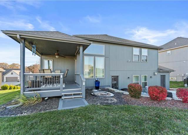Property at 4108 NW 76th St, Kansas City, MO 64151, 4 beds, 3.5 baths