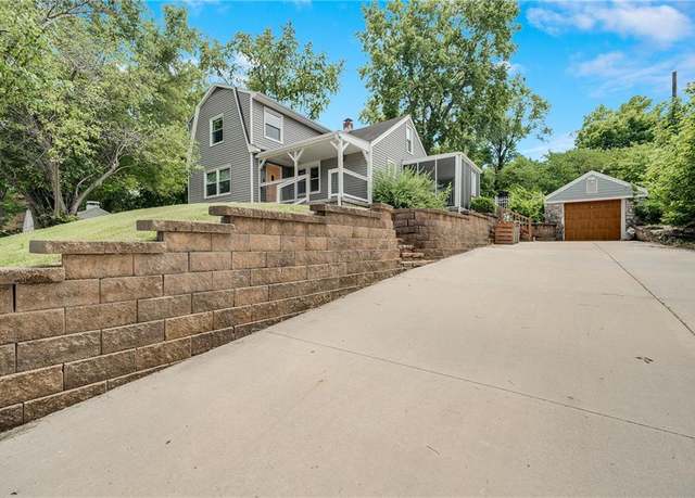 Property at 707 NE Russell Rd, Kansas City, MO 64116, 3 beds, 2 baths