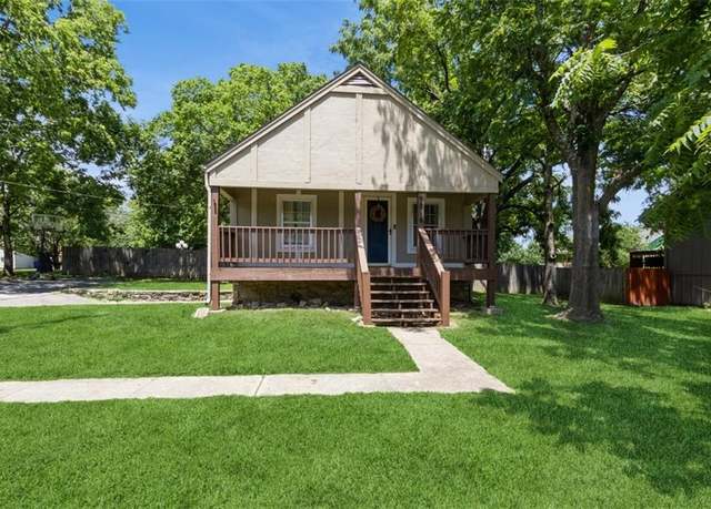 Property at 9816 W 51st St, Merriam, KS 66203, 2 beds, 1 bath