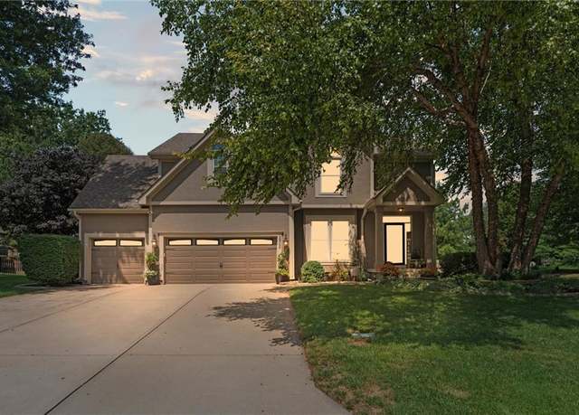 Property at 2900 SW 11th Ter, Lee's Summit, MO 64081, 4 beds, 4 baths