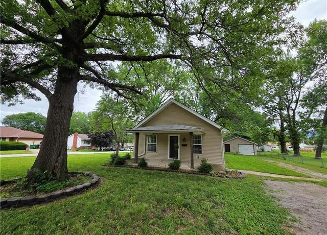 Property at 909 N Fulton St, Butler, MO 64730, 3 beds, 2 baths