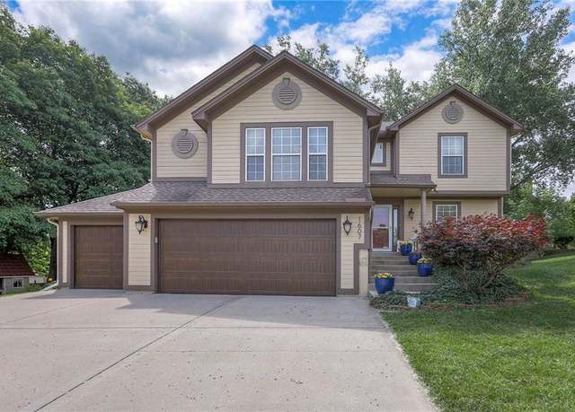 Property at 1607 NE 80th Pl, Kansas City, MO 64118, 4 beds, 3.5 baths