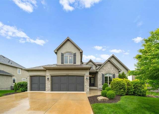 Property at 12101 W 164th St, Overland Park, KS 66221, 4 beds, 5.5 baths