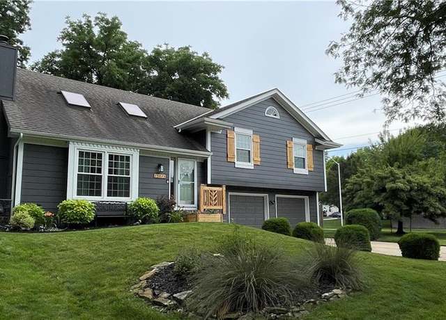 Property at 15023 W 83rd Pl, Lenexa, KS 66215, 3 beds, 2 baths