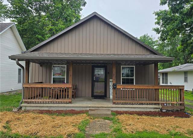 Property at 1824 S Grand Ave, Sedalia, MO 65301, 2 beds, 2 baths