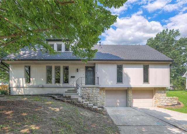 Property at 6704 N Agnes Ave, Gladstone, MO 64119, 5 beds, 2.5 baths
