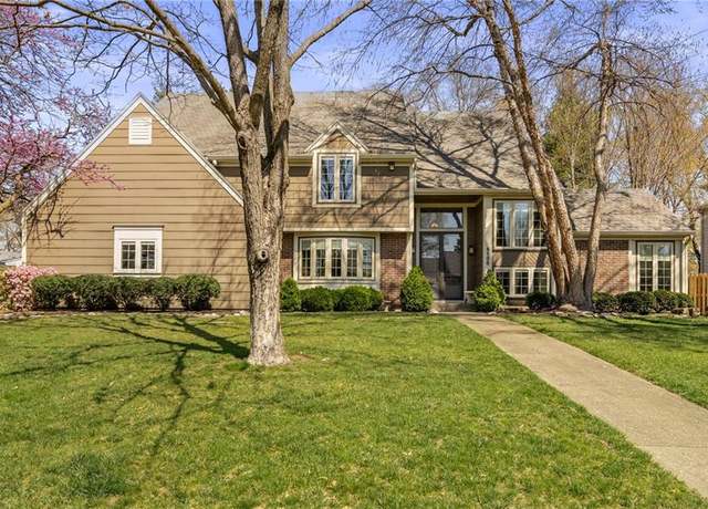 Property at 4106 W 102 St, Overland Park, KS 66207, 4 beds, 4 baths