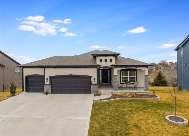 Property at 9023 NE 111th Pl, Kansas City, MO 64157, 3 beds, 2 baths