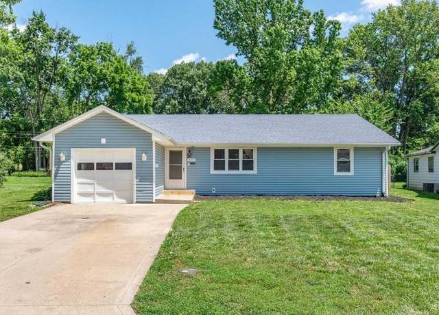 Property at 1605 Brookside St, St Joseph, MO 64506, 3 beds, 1 bath