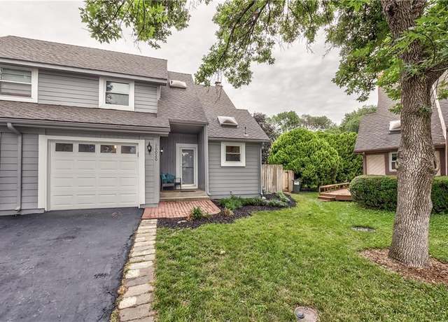 Property at 10020 W 86th St, Overland Park, KS 66212, 3 beds, 2.5 baths