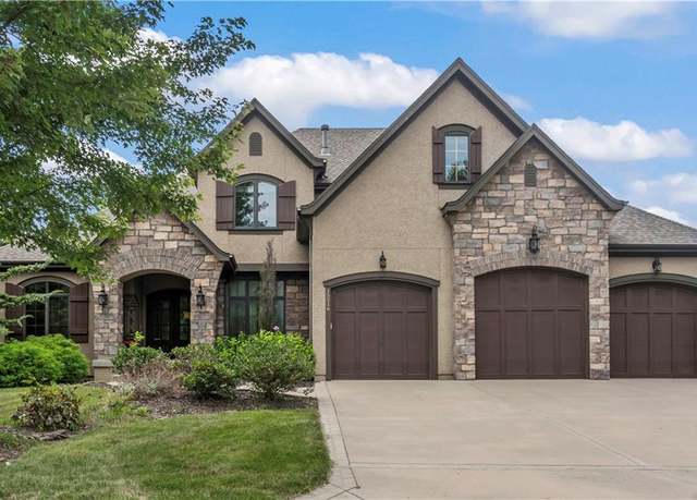 Property at 15216 Perry St St, Overland Park, KS 66221, 4 beds, 4.5 baths