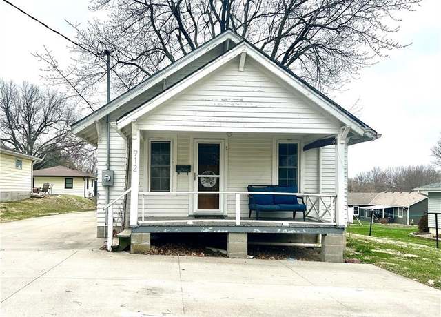 Property at 912 W 1st St, Maryville, MO 64468, 2 beds, 1 bath