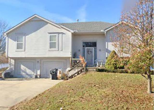 Property at 11808 N Harrison St, Kansas City, MO 64155, 3 beds, 2 baths
