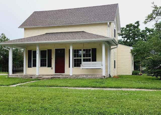 Property at 616 S 7th St, Burlington, KS 66839, 3 beds, 2 baths