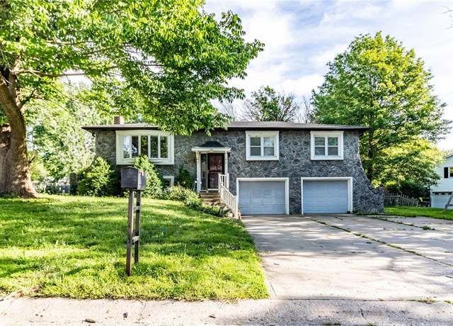 Property at 111 Fairview Ave, Warrensburg, MO 64093, 3 beds, 1.5 baths