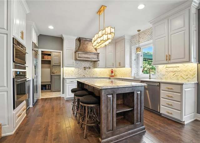 Property at 9206 W 146th Pl, Overland Park, KS 66221, 5 beds, 4.5 baths