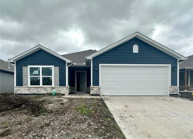Property at 583 W Lanesfield St, Gardner, KS 66030, 4 beds, 2 baths