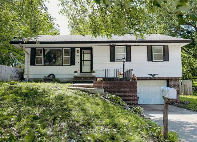Property at 408 Payne Ter, St Joseph, MO 64506, 3 beds, 2 baths