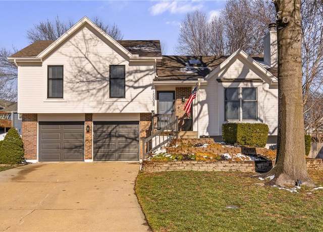 Property at 15008 W 124th St, Olathe, KS 66062, 3 beds, 2.5 baths