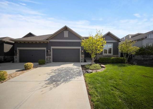 Property at 19521 W 100th St, Lenexa, KS 66220, 3 beds, 3 baths
