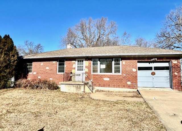 Property at 3209 Miller Ave, St Joseph, MO 64506, 2 beds, 1 bath