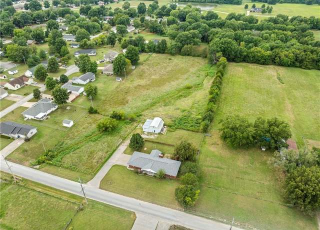 Property at 403 N Truman St, Lamar, MO 64759, 3 beds, 2 baths