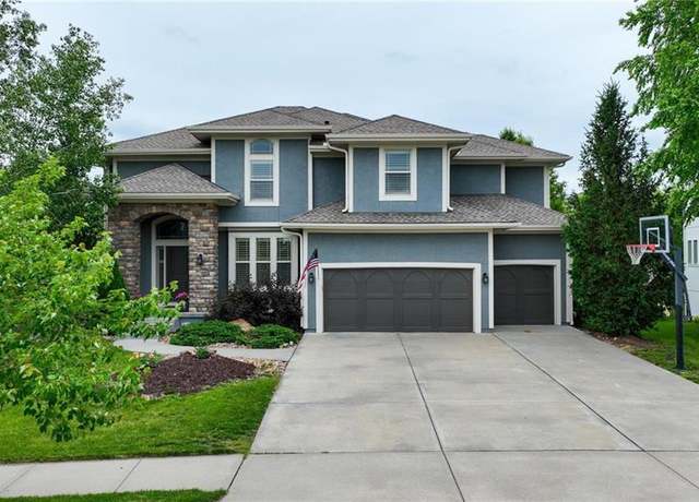 Property at 9332 W 158th St, Overland Park, KS 66221, 6 beds, 6 baths